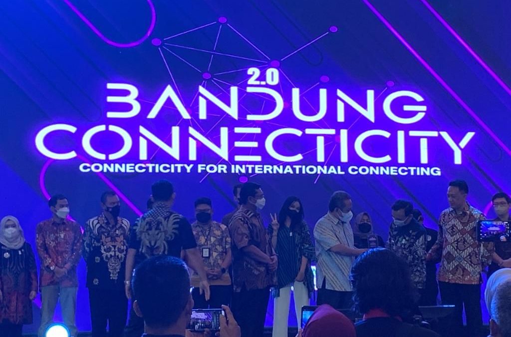 MAHASISWA ADMINISTRASI PUBLIK UNPAR BAWA INOVASI ZERO WASTE DI BANDUNG CONNECTICITY 2.0